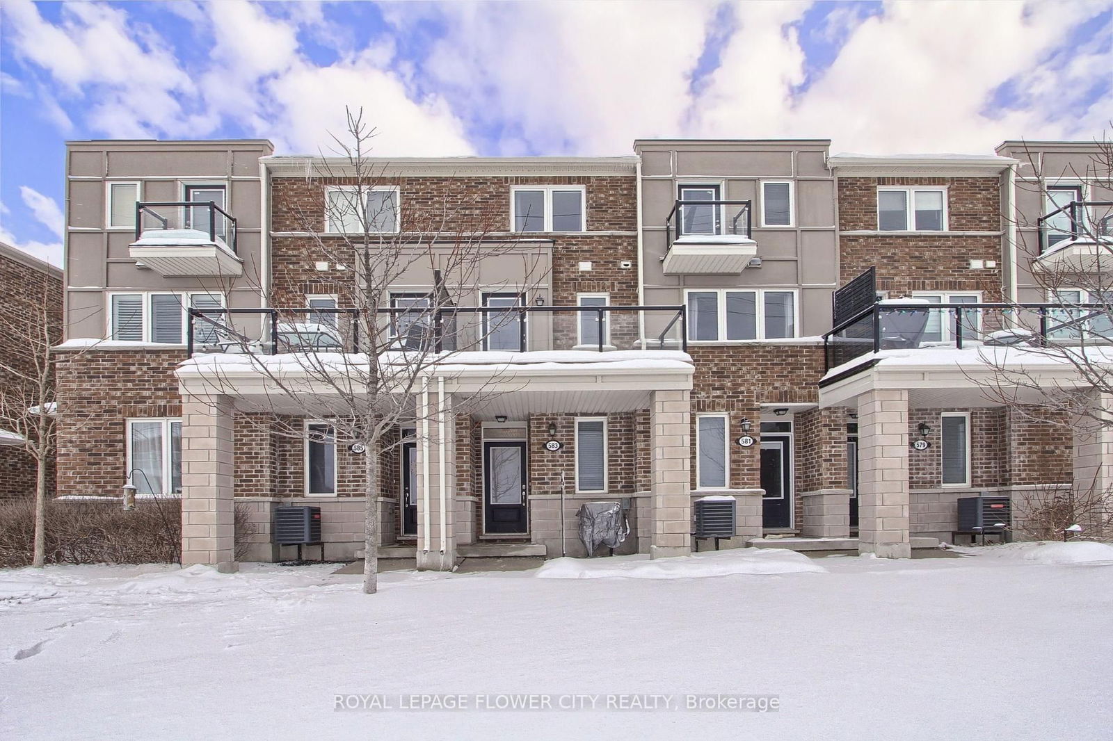 Townhouse for lease at 583 Goldenrod Lane, Kitchener, N2R 0L7 - MLS: X11971837