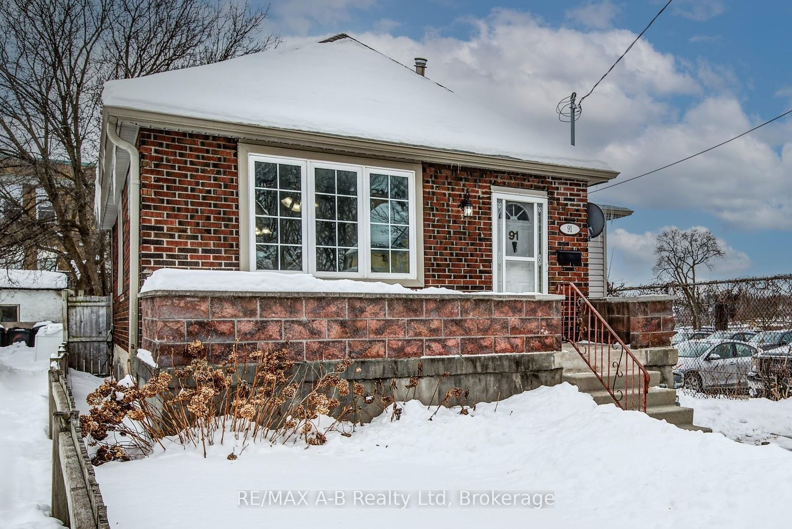 Detached House sold at 91 Peter Street, Kitchener, N2G 3K1 - MLS: X11972064