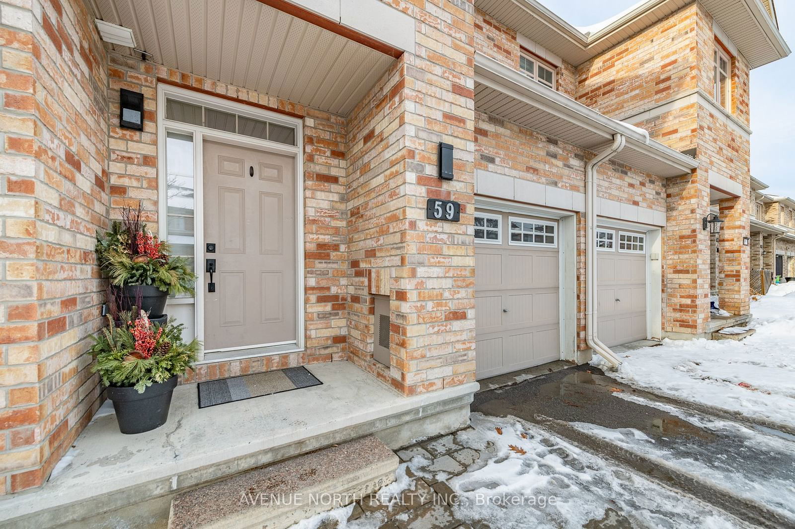 Townhouse sold at 59 MADELON Drive, Barrhaven, 7706 - Barrhaven - Longfields, K2J 5C4 - MLS: X11972082