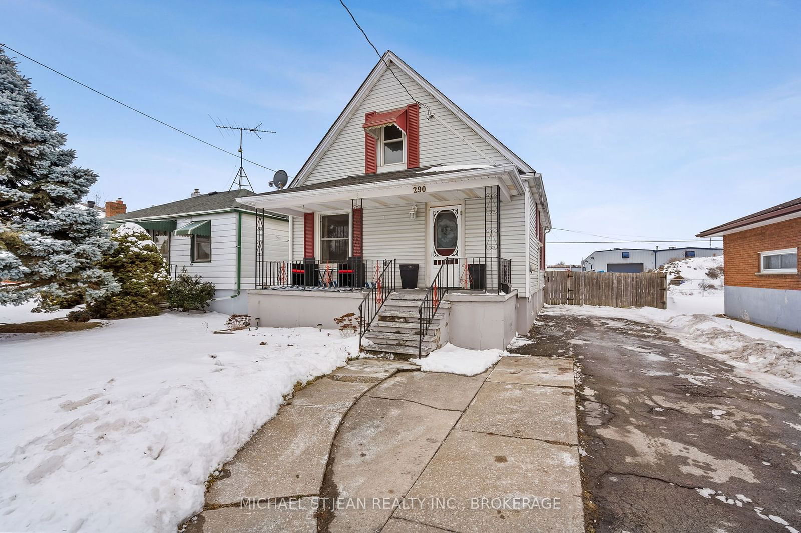 Detached House for sale at 290 Clarke Street, Port Colborne, Killaly East, L3K 2G5 - MLS: X11972117