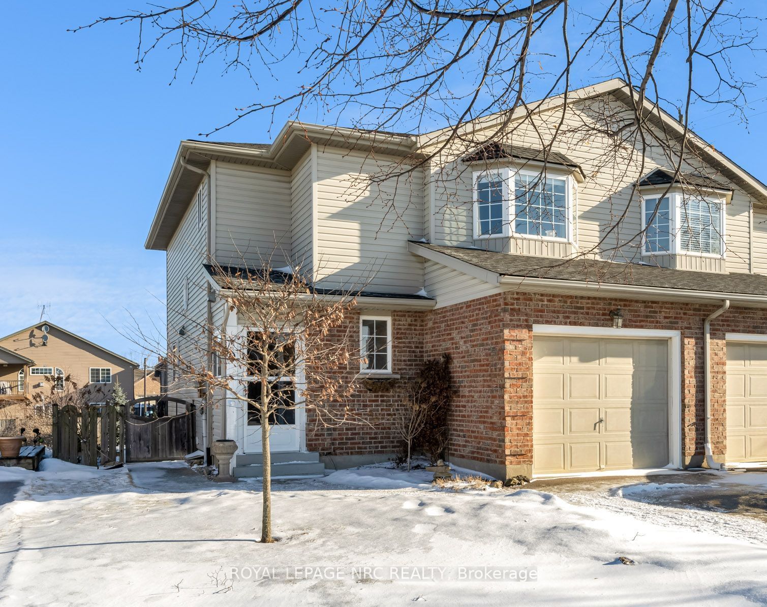 Semi-Detached House sold at 9 Waterview Court, Welland, 772 - Broadway, L3C 4R7 - MLS: X11972125