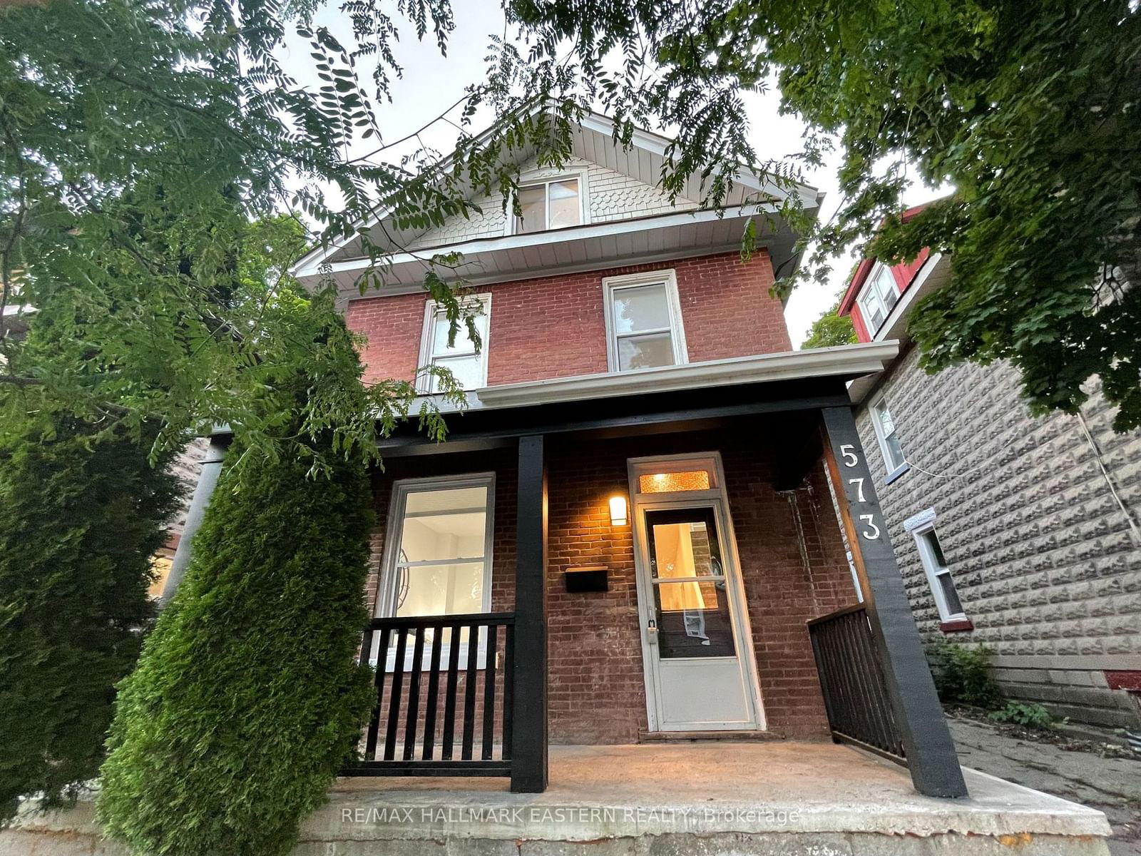 Detached House for sale at 573 Bethune Street, Peterborough, Downtown, K9H 3Z7 - MLS: X11972697