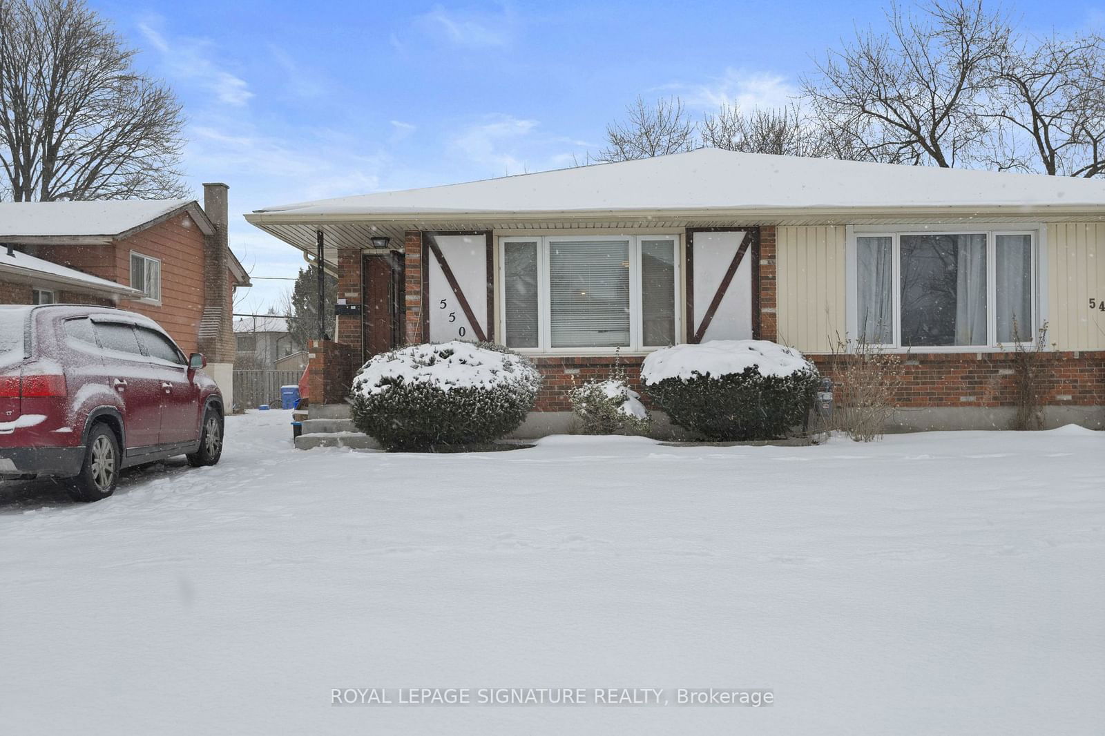 Semi-Detached House for sale at 550 First Avenue, Welland, 767 - N. Welland, L3C 1Z3 - MLS: X11972793