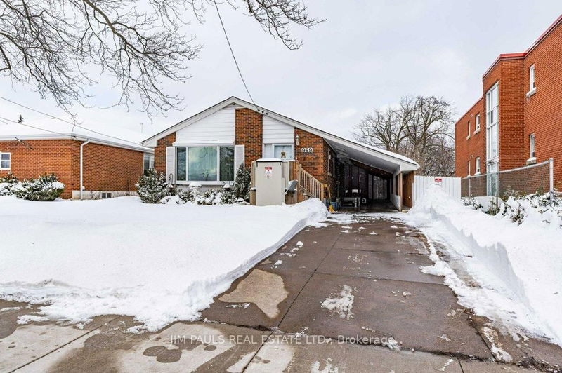 home for sale on 969 Mohawk Road E