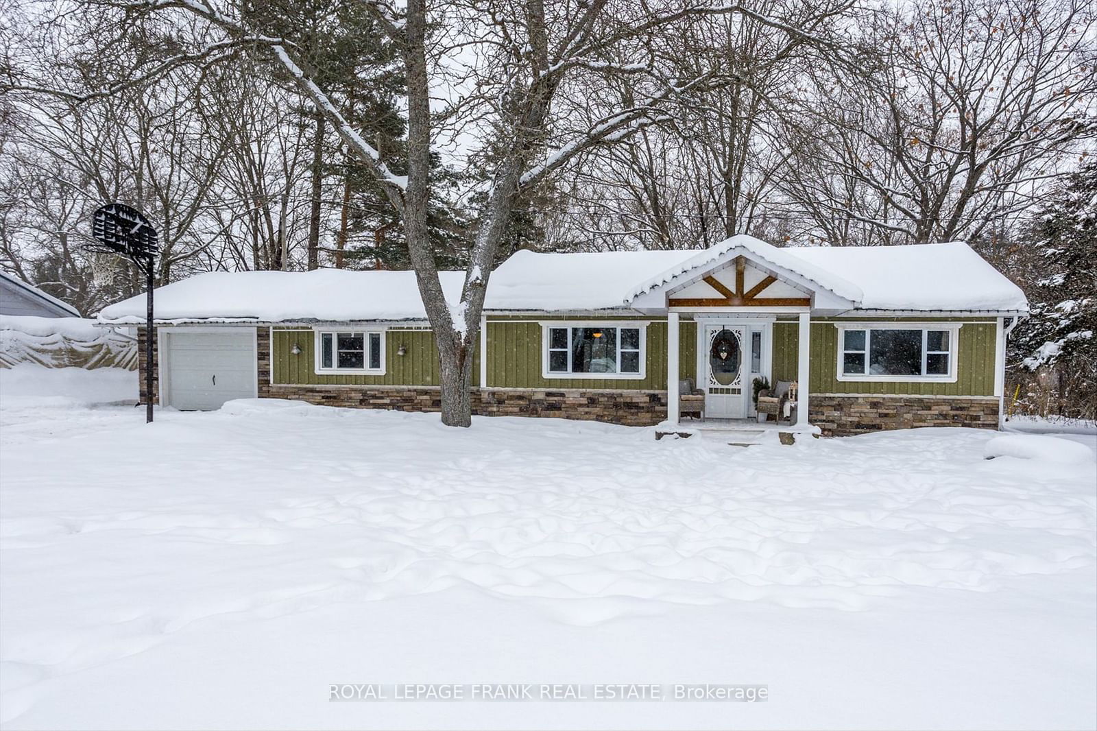 Detached House sold at 3419 County Road 36, Kawartha Lakes, Bobcaygeon, K0M 1A0 - MLS: X11973203