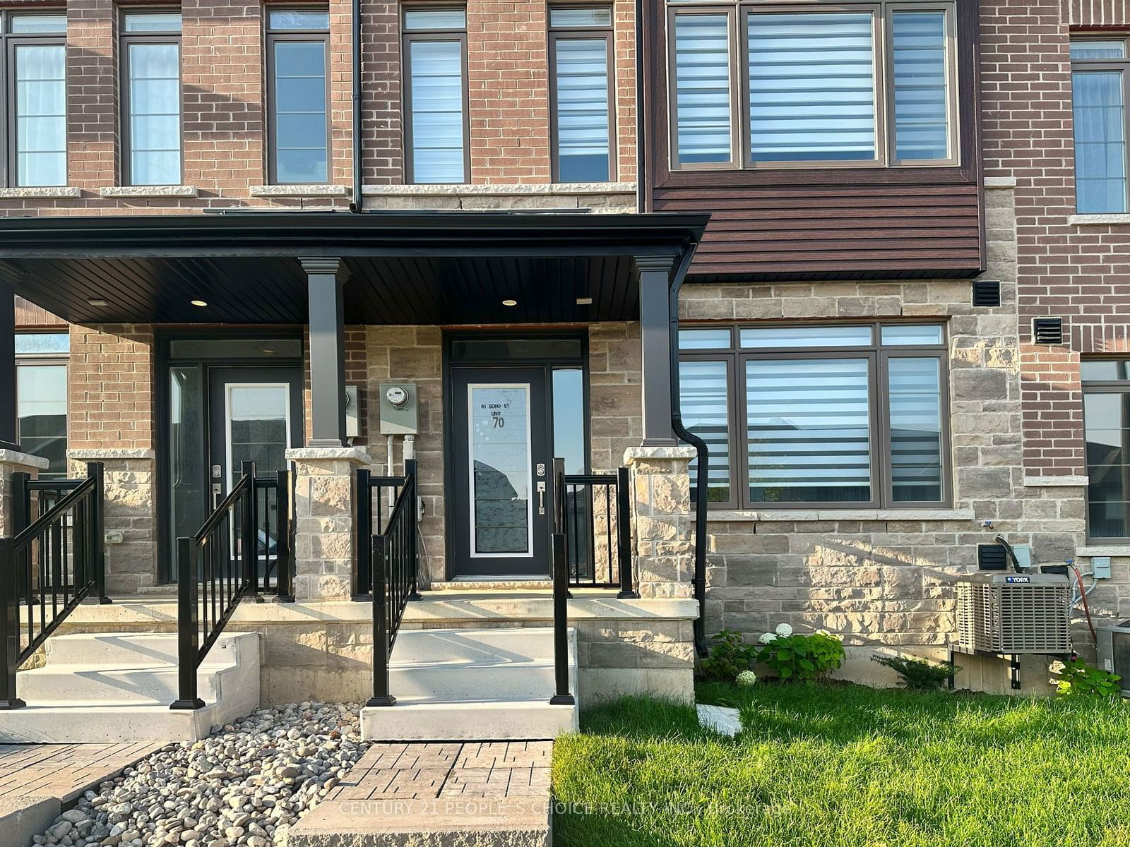 Townhouse for lease at 70-61 Soho Street, Hamilton, Stoney Creek Mountain, L8J 0M6 - MLS: X11973251