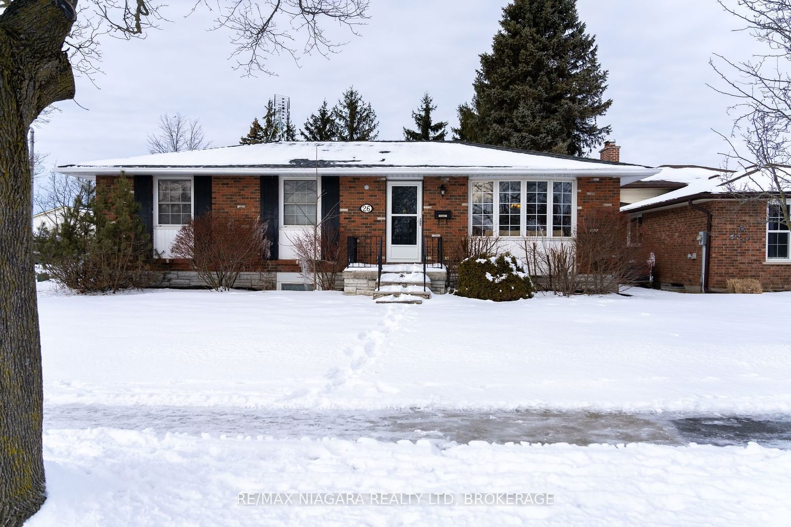 Building at 26 Page Drive, Welland, N. Welland