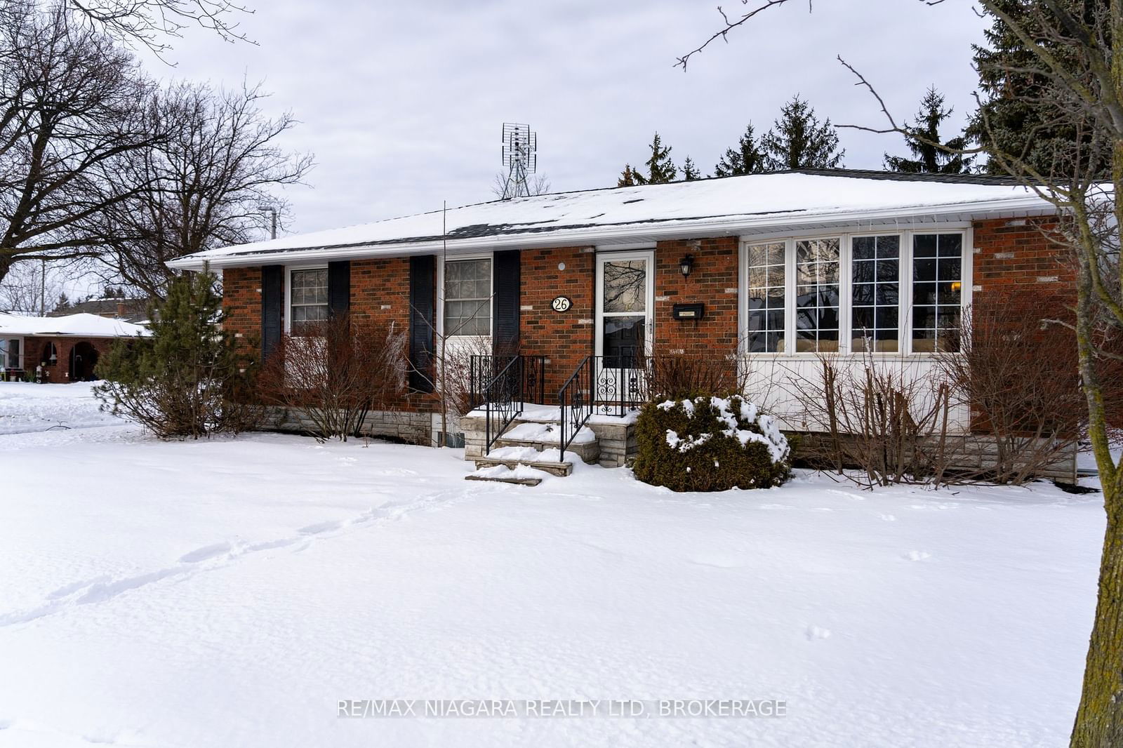 Detached House for sale at 26 Page Drive, Welland, 767 - N. Welland, L3C 6E4 - MLS: X11973311