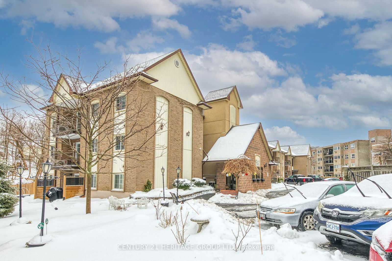 Condo for sale at #207-20 John Street, Grimsby, L3M 1X5 - MLS: X11973427