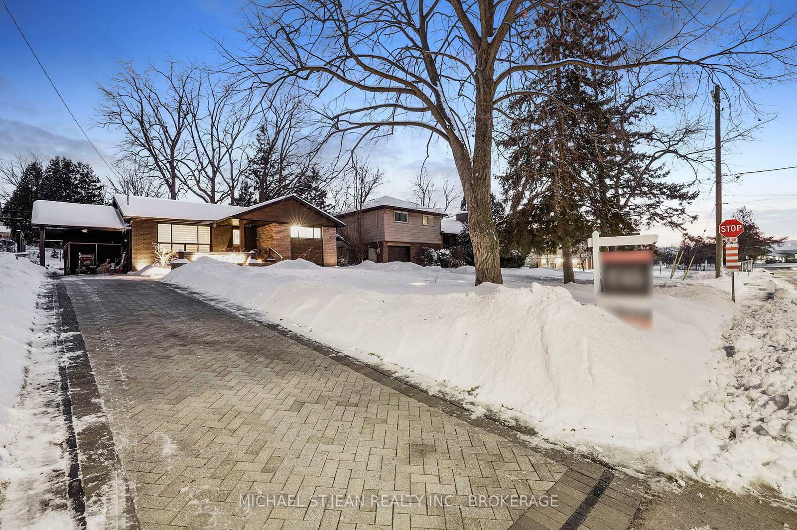 Detached House for sale at 419 Sanatorium Road, Hamilton, Westcliffe, L9C 2A7 - MLS: X11973486