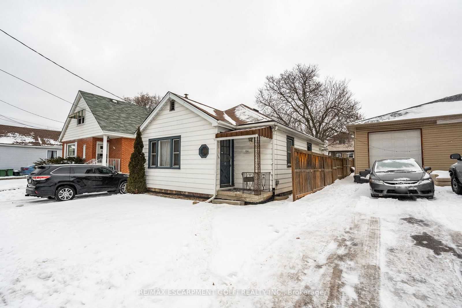 Detached House for sale at 124 WHITNEY Avenue, Hamilton, Ainslie Wood, L8S 2G7 - MLS: X11973892