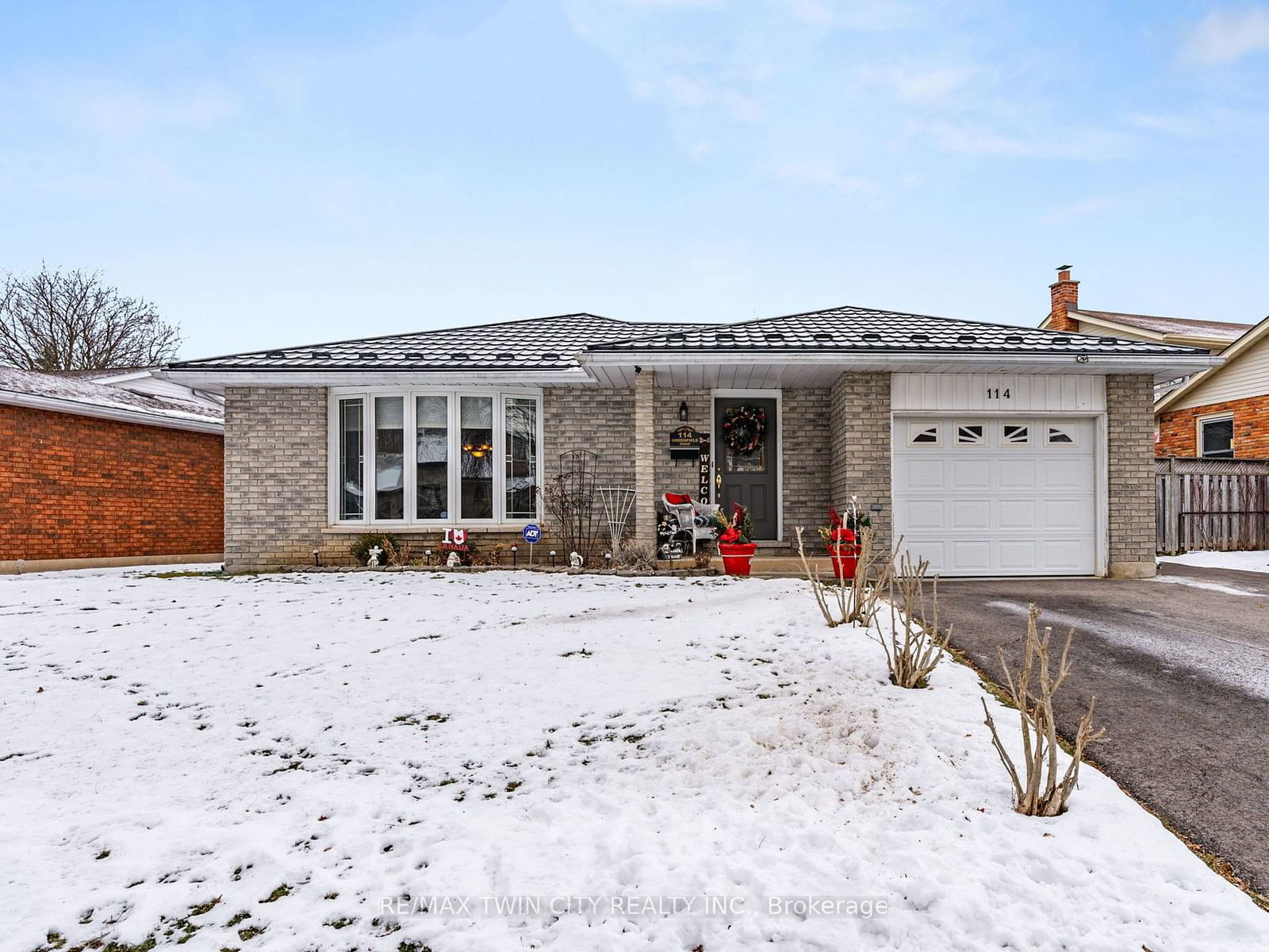 Detached House for sale at 114 Greenfield Road, Brantford, N3R 7C8 - MLS: X11973907