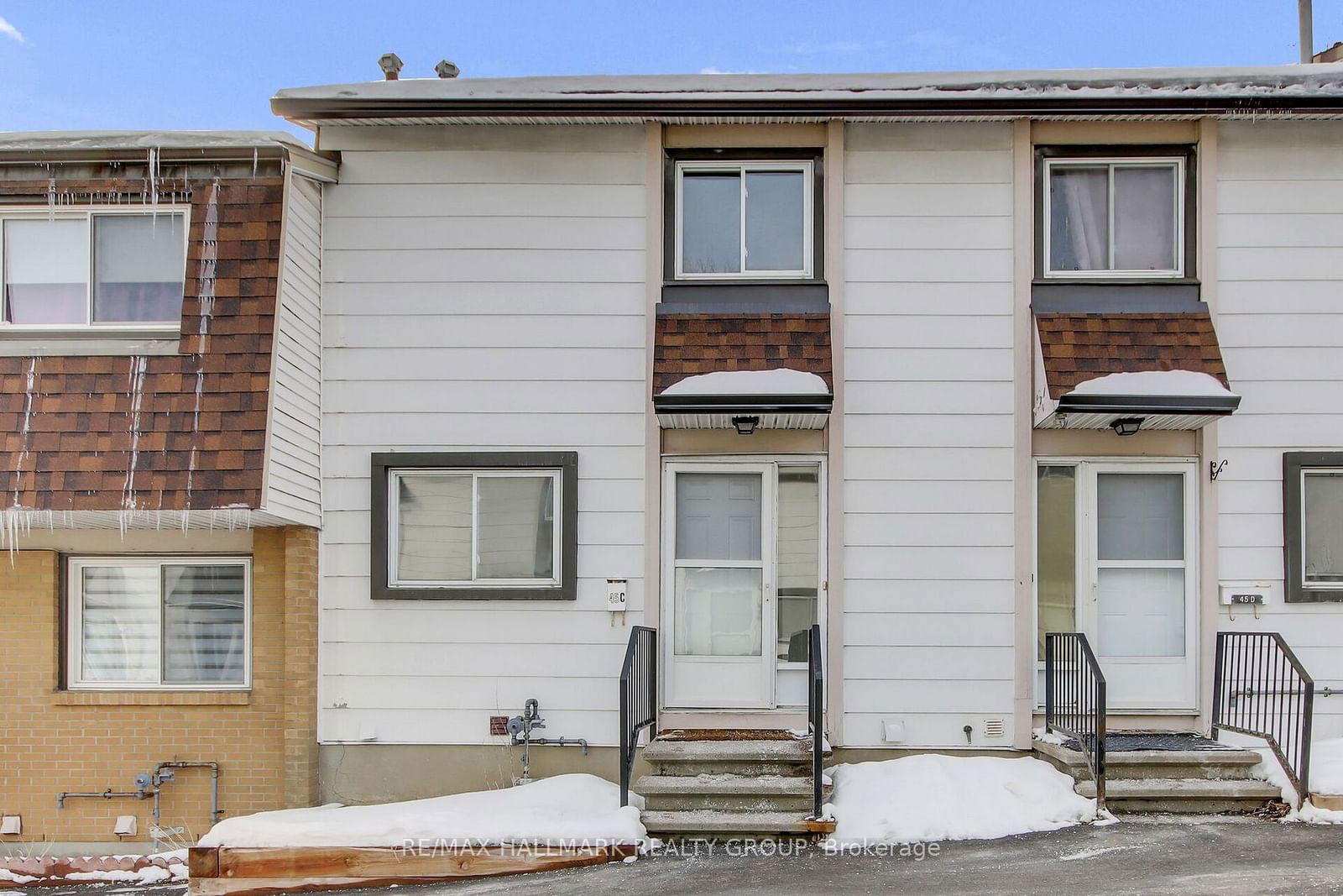 Townhouse sold at 45C Sumac Street, Ottawa, Beacon Hill South, K1J 7T7 - MLS: X11973909