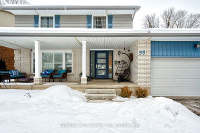 98 Mccarron Cres, Waterloo -  image-0-2