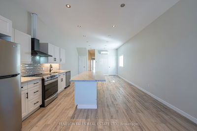 Unit B — 13 Colborne St, Kawartha Lakes - Fenelon Falls image-0-1