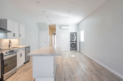 Unit B — 13 Colborne St, Kawartha Lakes - Fenelon Falls image-0-2