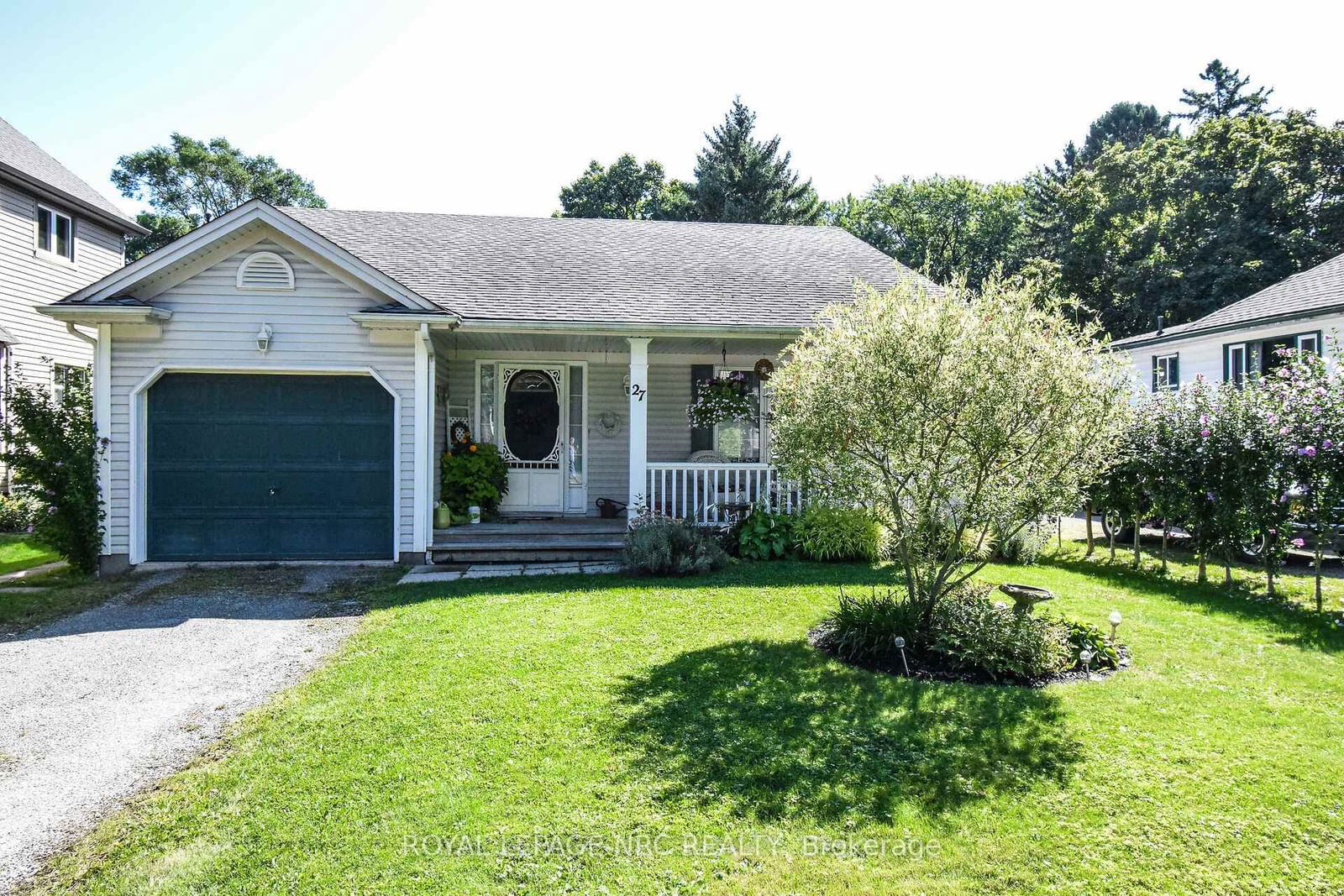 Detached House sold at 27 Chestnut Street, Pelham, 662 - Fonthill, L0S 1E3 - MLS: X11974243