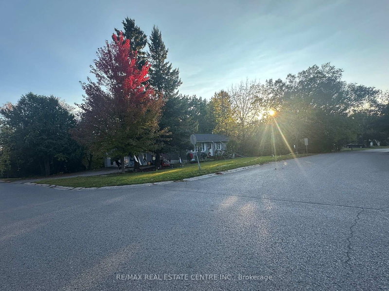 687 High Gate Park Dr, Kingston, K7M 5Z7 | Image 3