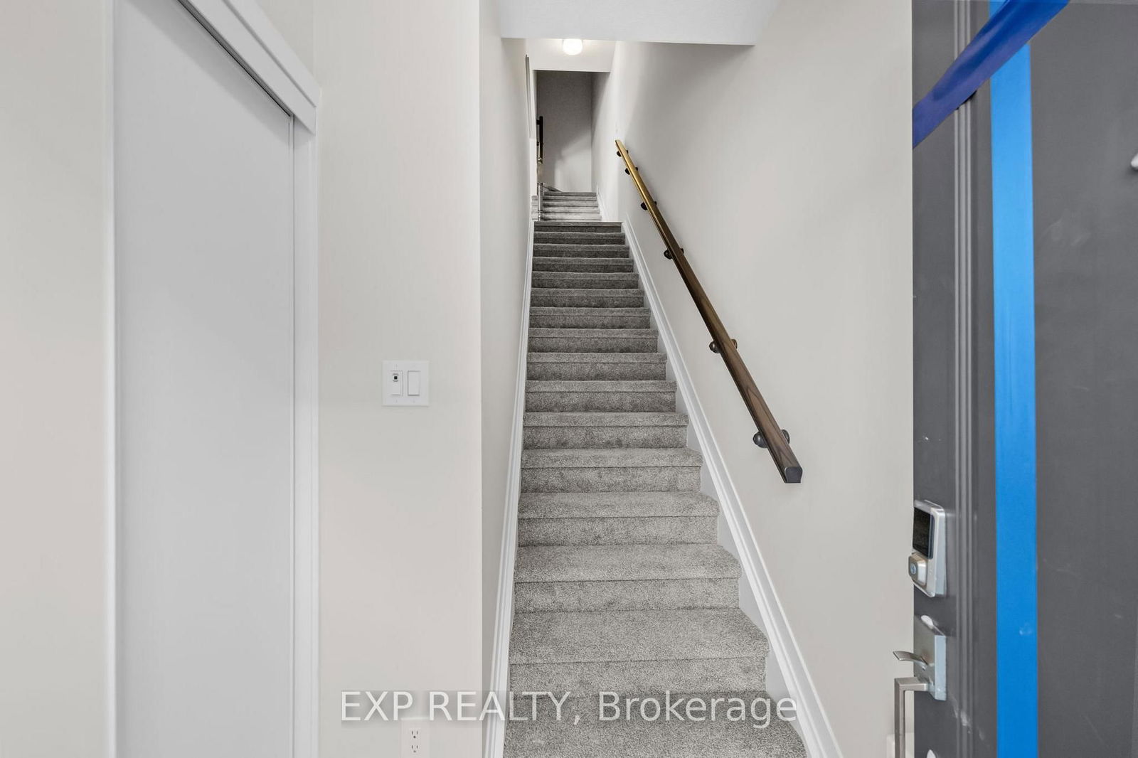 Townhouse leased at 120 Parnian Private N/A, Ottawa, Barrhaven - Half Moon Bay, K2J 6H3 - MLS: X11974828