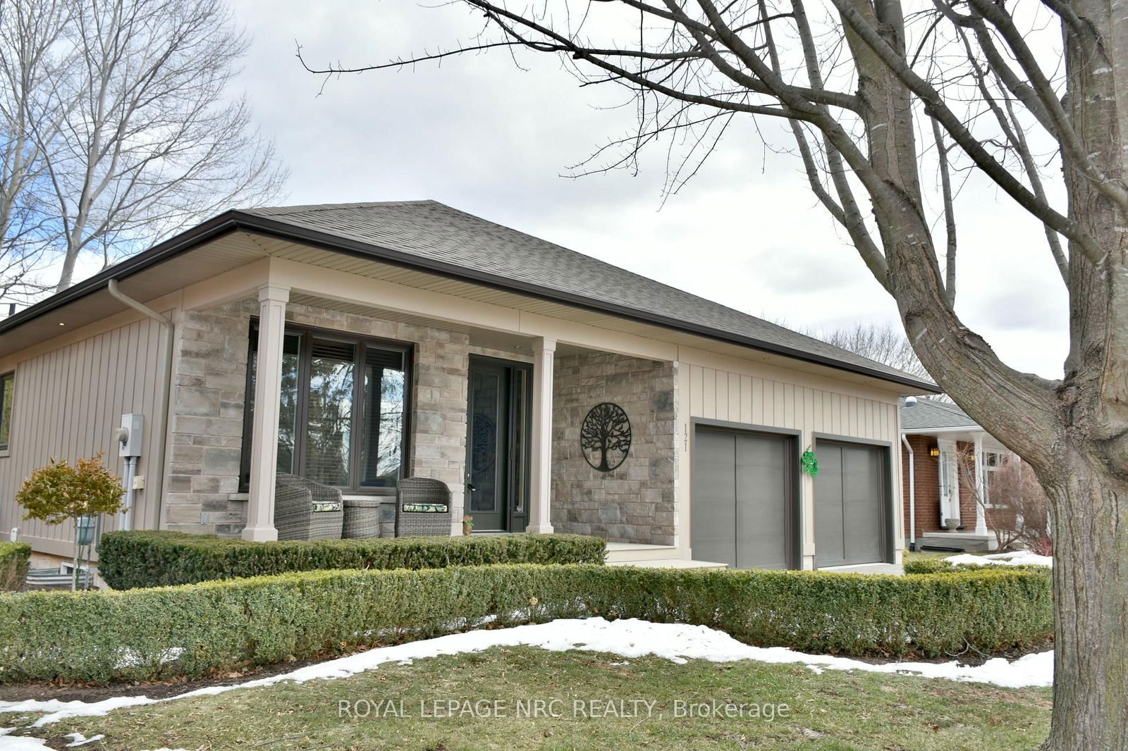 Detached House sold at 121 Flynn Street, Niagara-on-the-Lake, Town, L0S 1J0 - MLS: X11975181