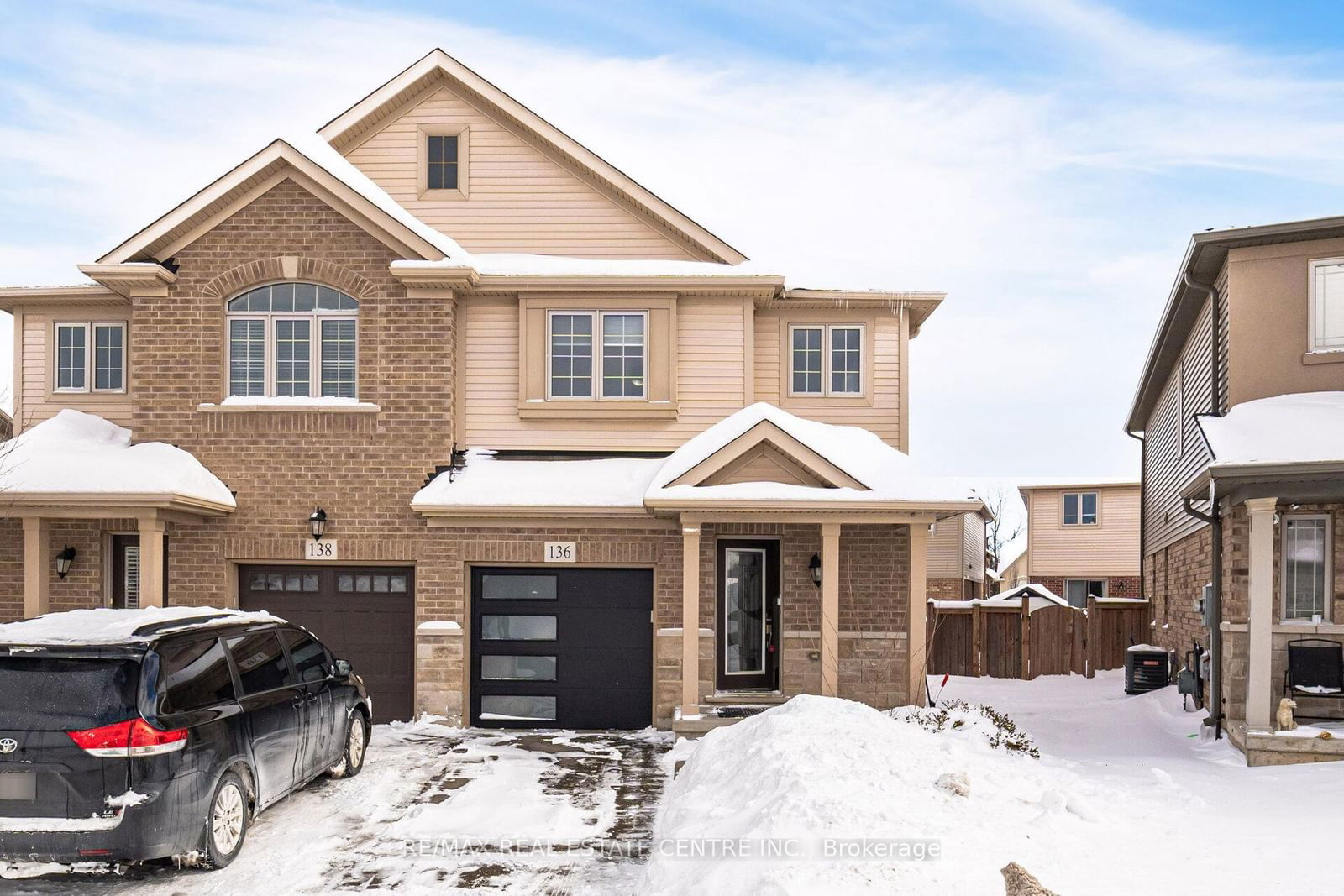 Semi-Detached House for sale at 136 Westbank Trail, Hamilton, Stoney Creek Mountain, L8J 1R6 - MLS: X11975246