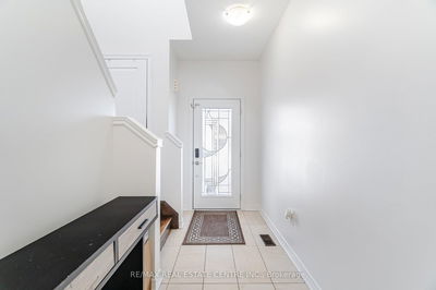 136 Westbank Tr, Hamilton - Stoney Creek Mountain image-0-4