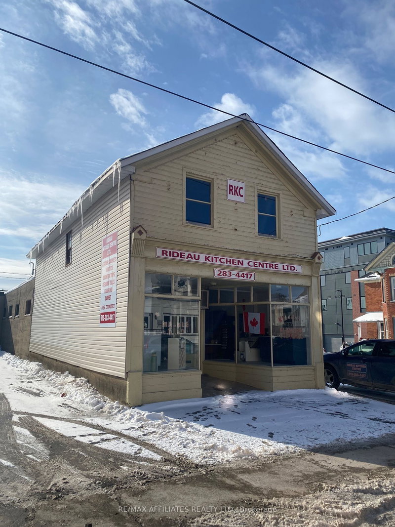 7 William Street W, Smiths Falls
