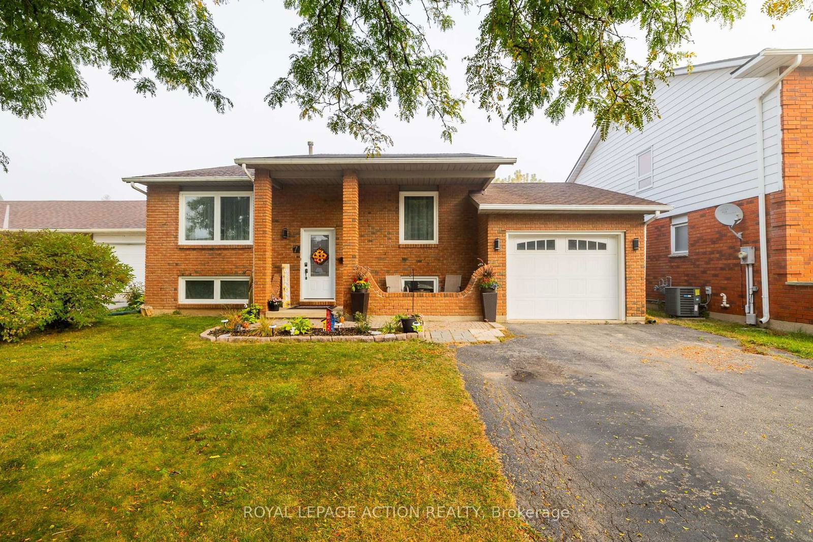 Detached House sold at 7 Fieldgate Drive, Brantford, N3P 1L3 - MLS: X11975647