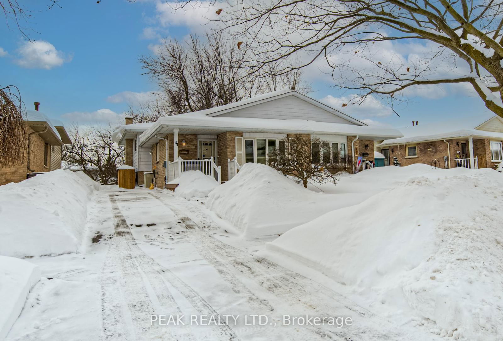 Semi-Detached House for sale at 93 Uxbridge Crescent, Kitchener, N2E 2S2 - MLS: X11975668