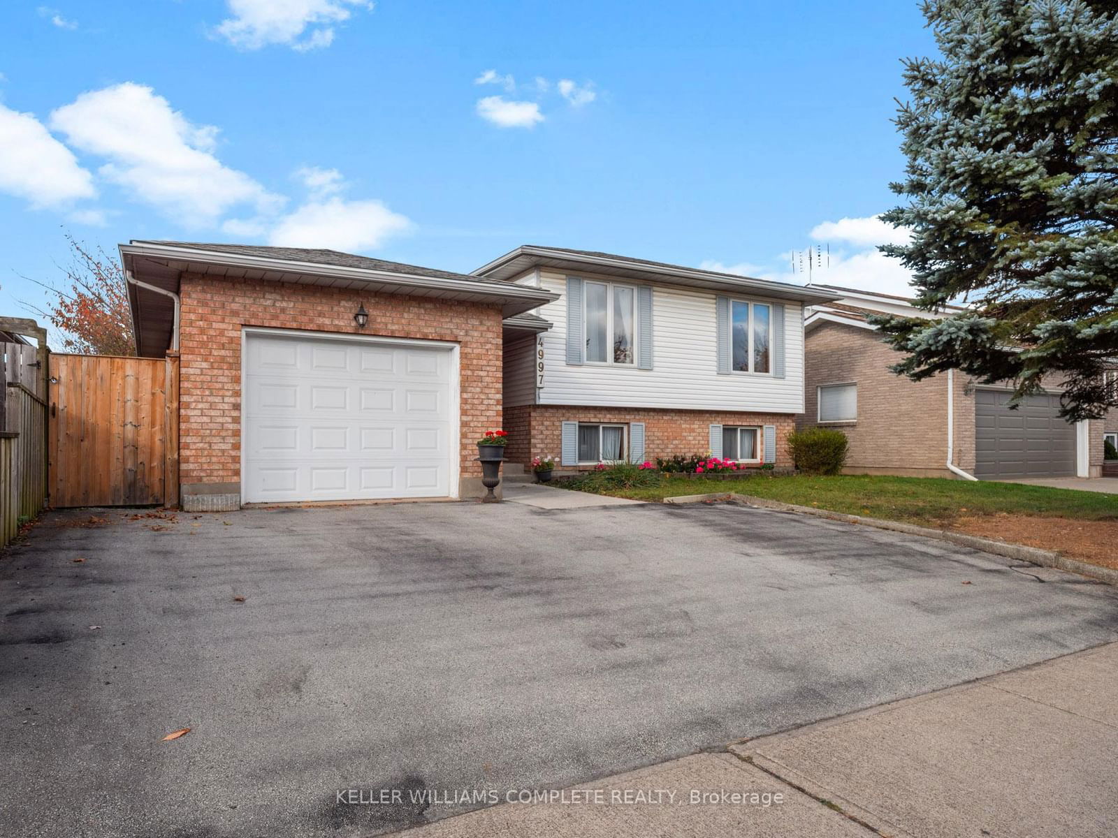 Detached House for sale at 4997 Southview Avenue, Niagara Falls, 213 - Ascot, L2H 2X4 - MLS: X11975706