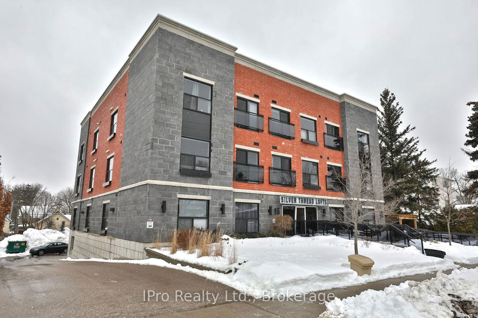 Condo for lease at 104-15 Devitt Avenue, Waterloo, N2J 1Y6 - MLS: X11975747