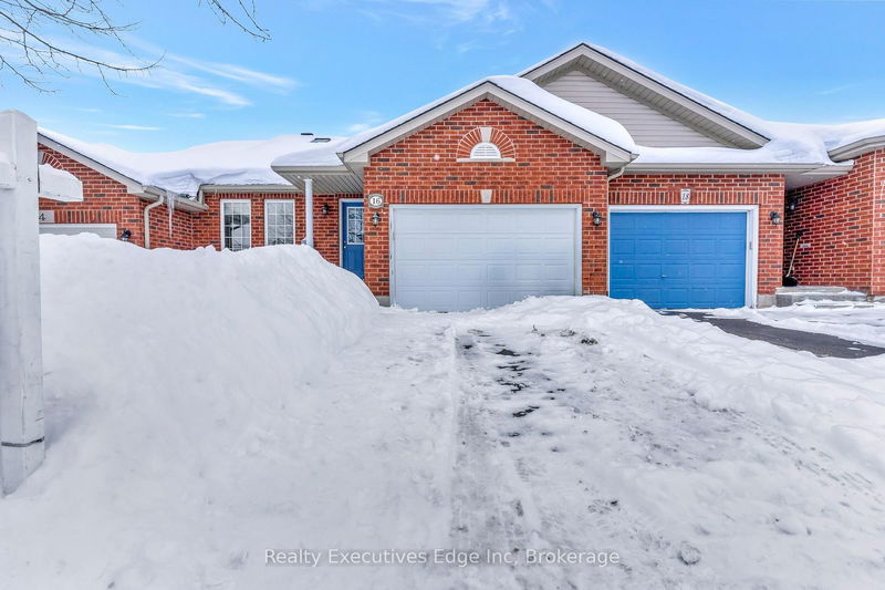 16 Penfold Dr, Guelph - Grange Hill East image-0-0