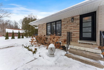 54 Aberdeen Ave, Hamilton - Mount Hope image-0-2
