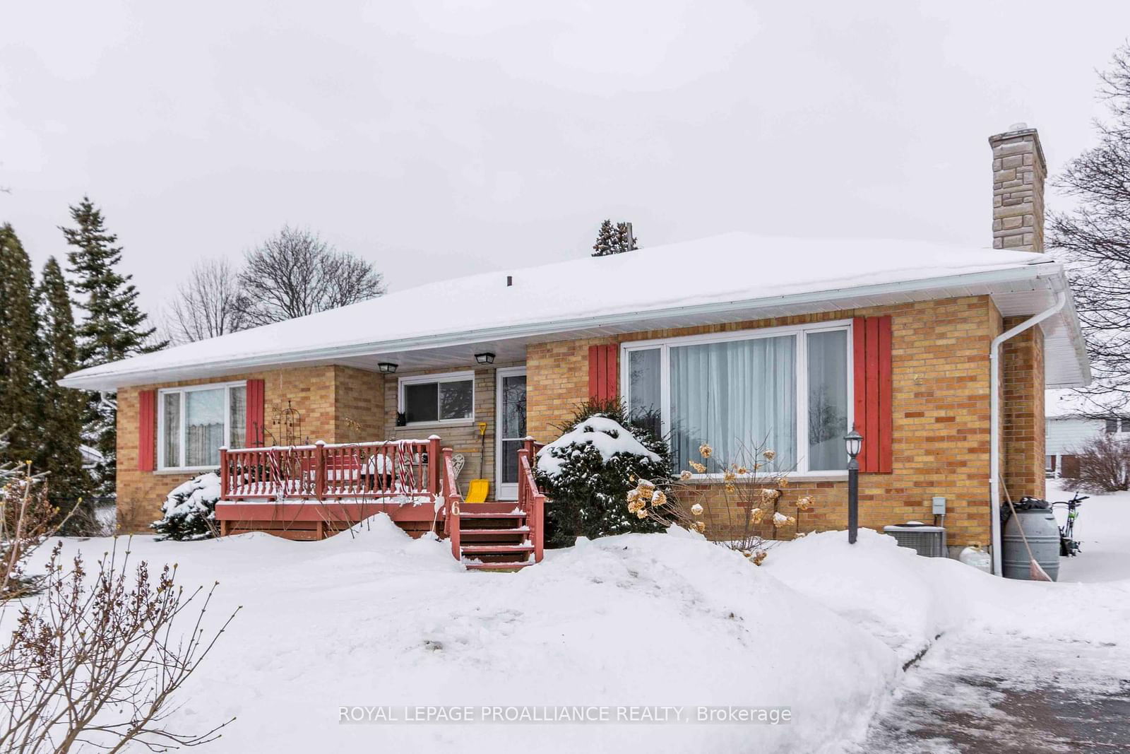 Detached House sold at 6 Hillcrest Street, Quinte West, Trenton Ward, K8V 5L2 - MLS: X11976019