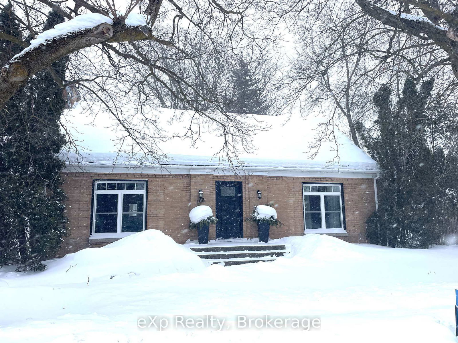 Detached House sold at 108 Hinks Street, Brockton, Brockton, N0G 2V0 - MLS: X11976198