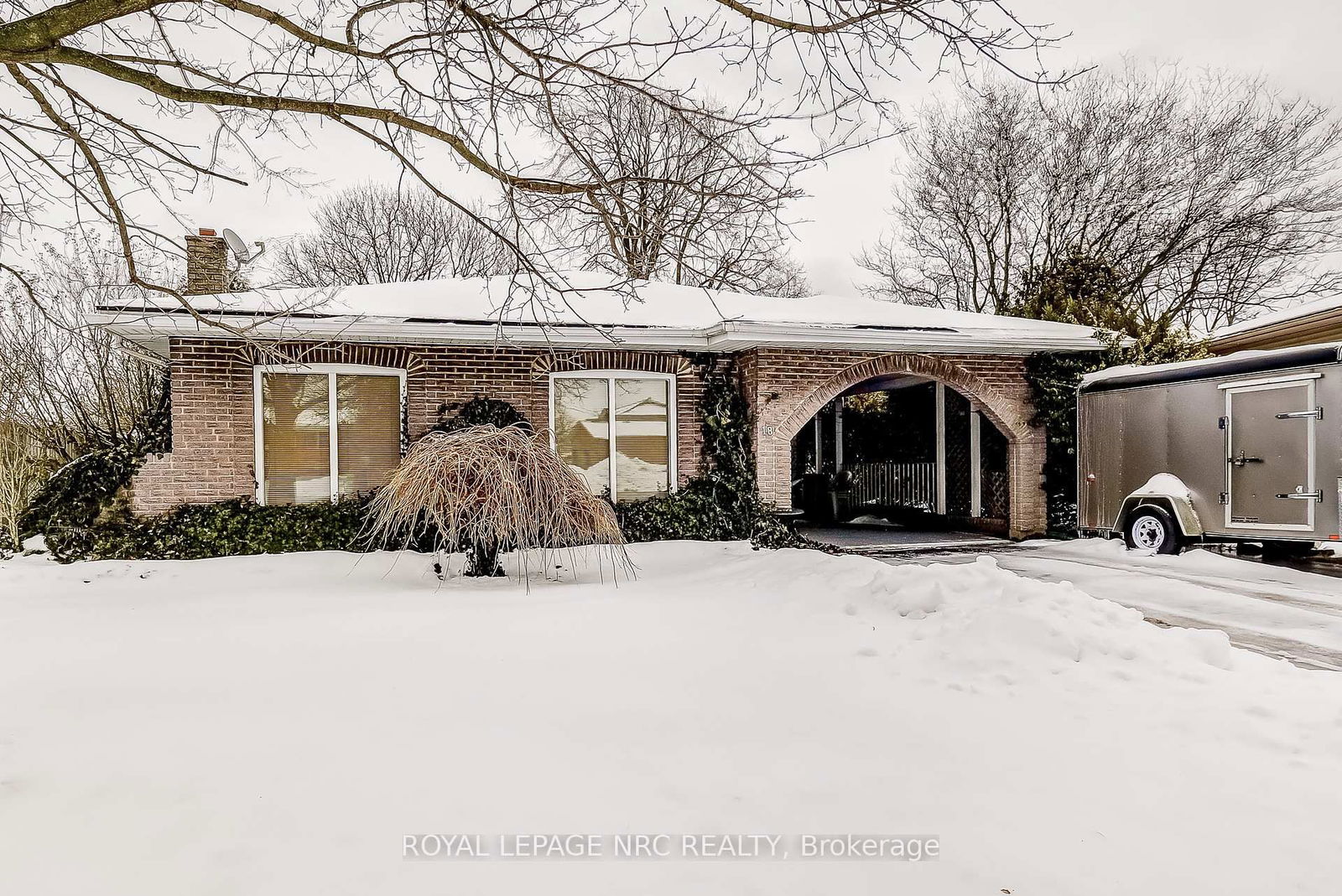 Building at 18 Lamont Drive, Welland, N. Welland