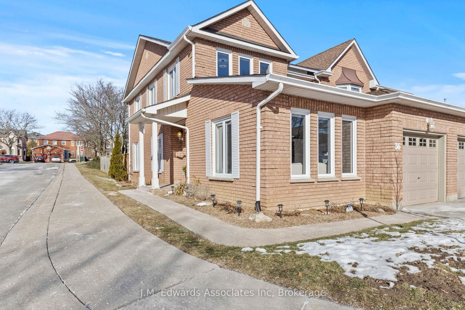 Townhouse for sale at 36-7 Davidson Boulevard, Hamilton, Dundas, L9H 6Y7 - MLS: X11976510