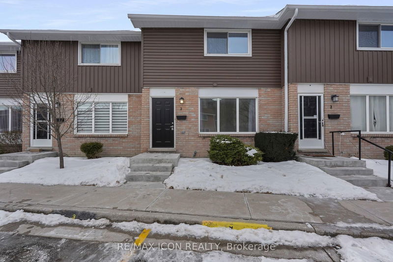 Unit 3 — 82 Finch Dr, Sarnia - Sarnia image-0-0