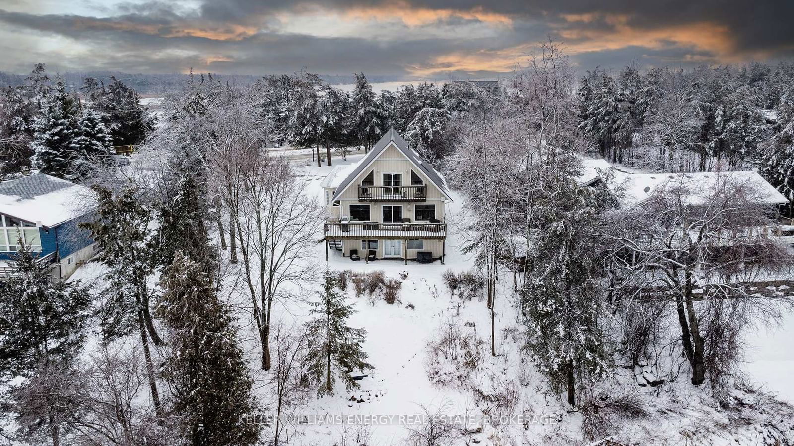 Building at 96 Island Road, Prince Edward County, Hallowell