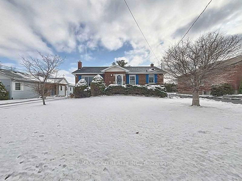 home for lease on 210 Lakeshore Road