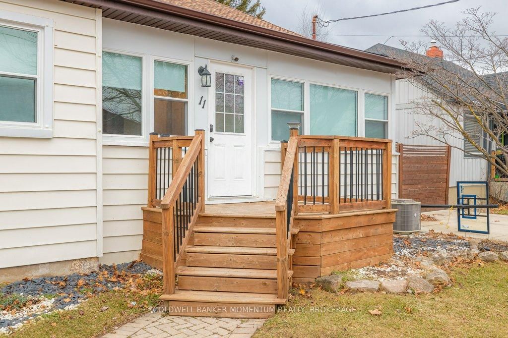 Detached House for sale at 11 Grantham Avenue, St. Catharines, 451 - Downtown, L2P 3B3 - MLS: X11976802