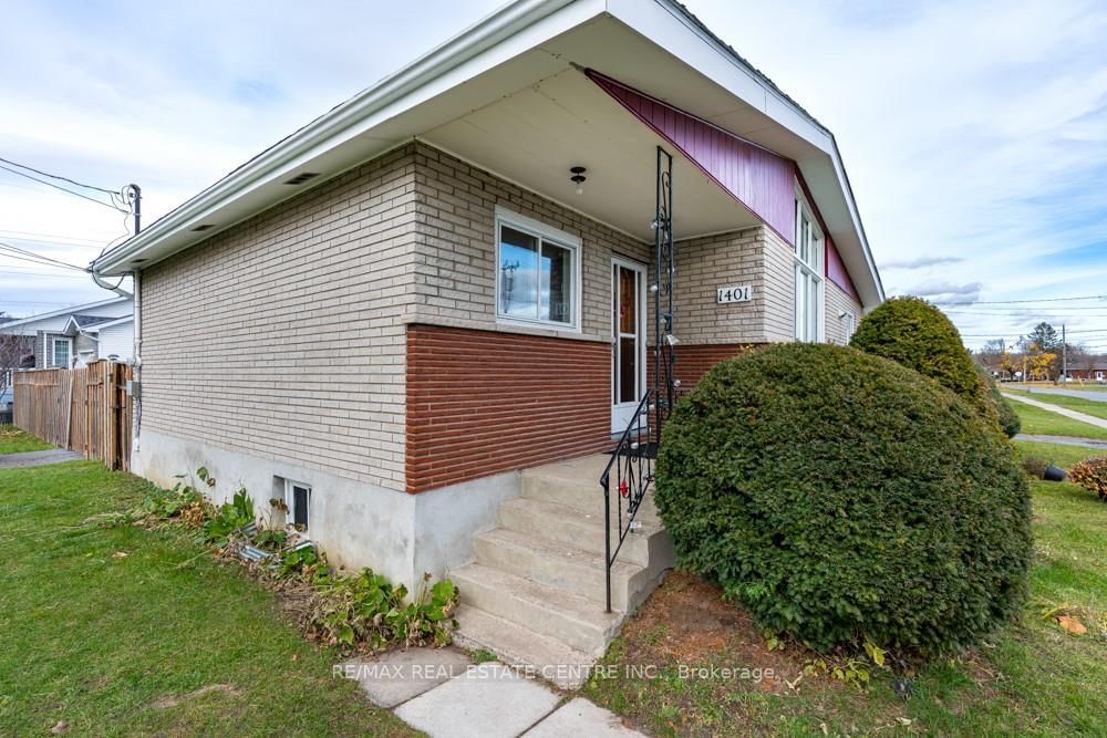 Detached House for sale at 1401 LASCELLE Avenue, Cornwall, 717 - Cornwall, K6H 3L1 - MLS: X11976939