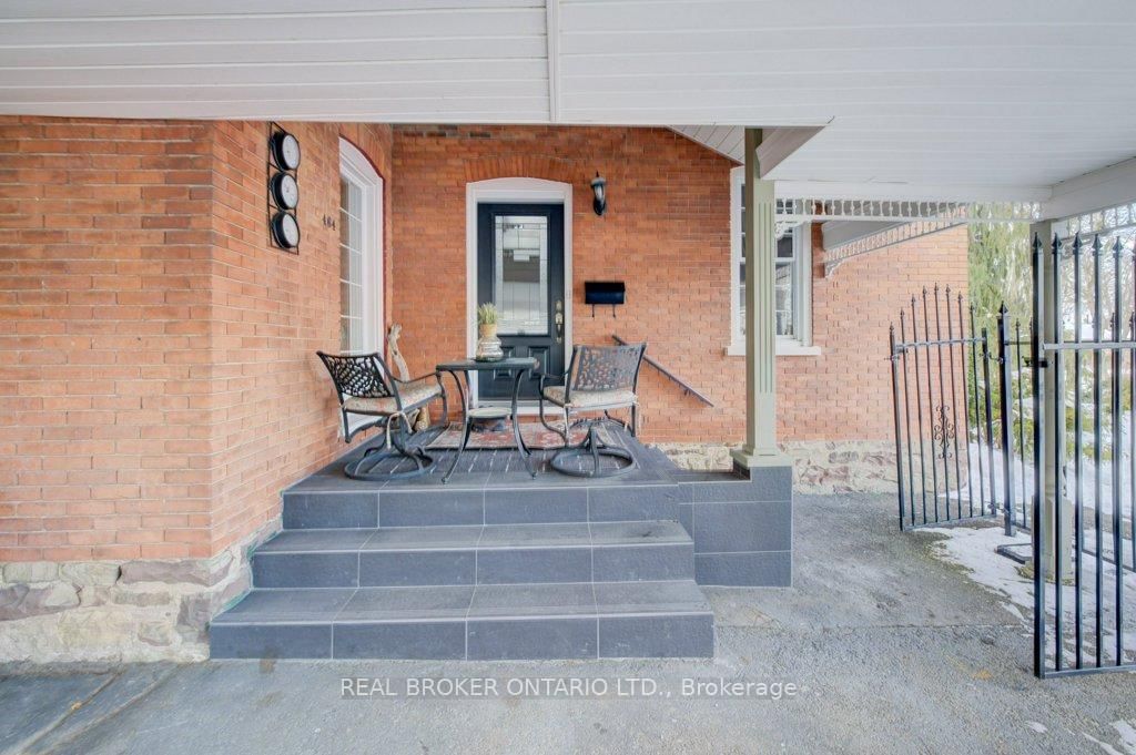 Detached House for sale at 464 Scott Street, St. Catharines, L2M 3W7 - MLS: X11977015