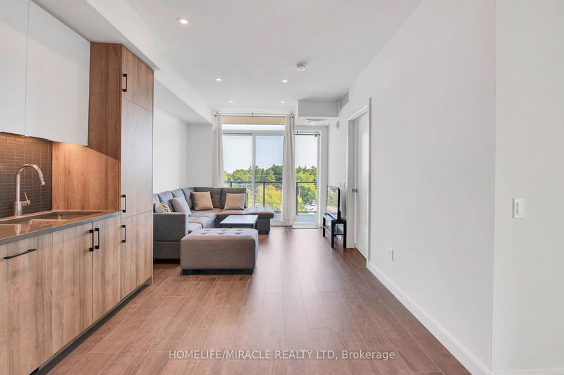 401 - 741 King St W, Kitchener, N2G 0E9 | Image 2