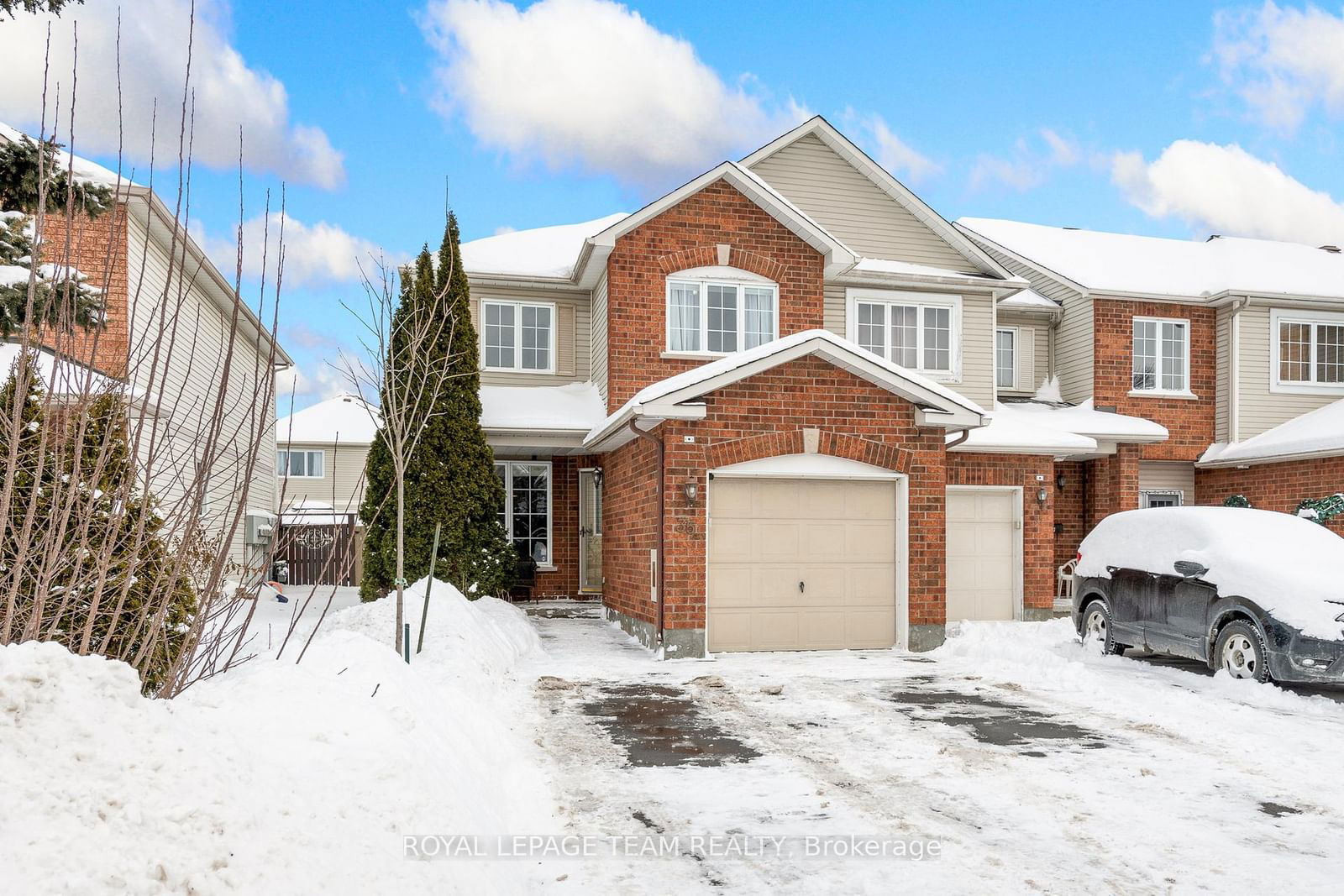 Townhouse sold at 35 Wittingham Drive, Ottawa, Barrhaven East, K2G 6H5 - MLS: X11977413