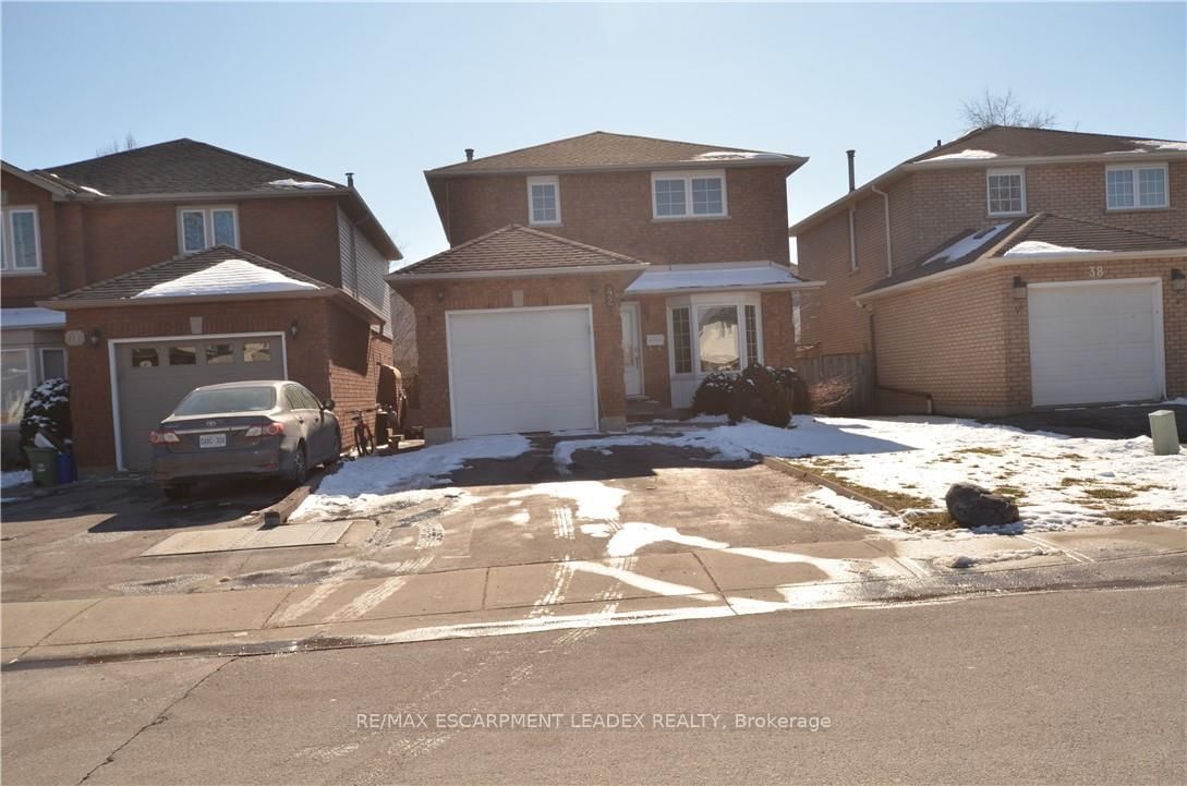 Detached House for lease at 42 Beaverton Drive, Hamilton, Rushdale, L8W 3K9 - MLS: X11977457