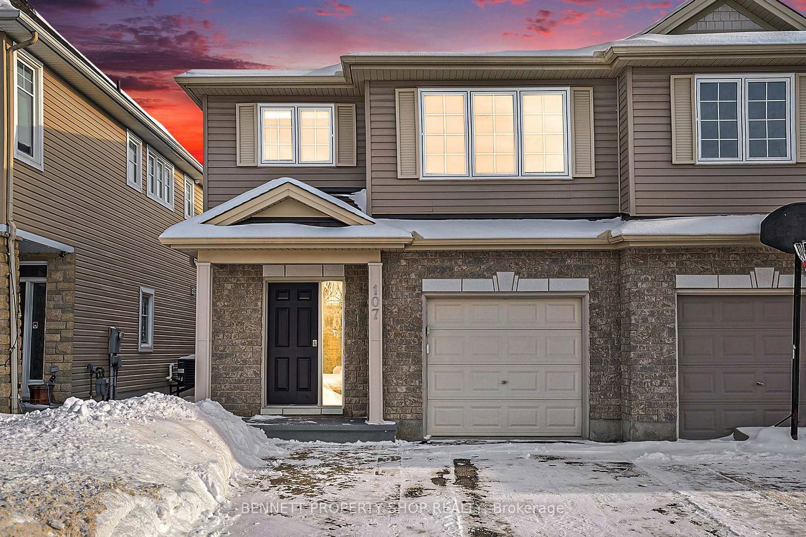 Semi-Detached House for sale at 107 Bandelier Way, Ottawa, Stittsville (North), K2S 0C3 - MLS: X11977469