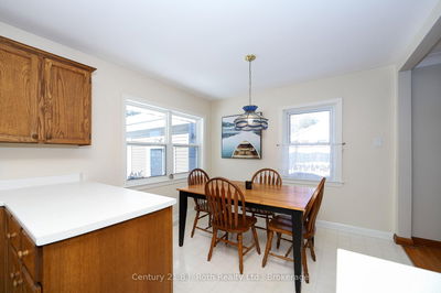 983 Clarence St, North Bay - West End image-0-2