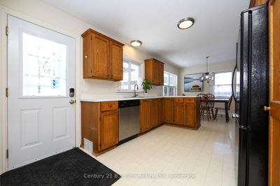 983 Clarence St, North Bay - West End image-0-3