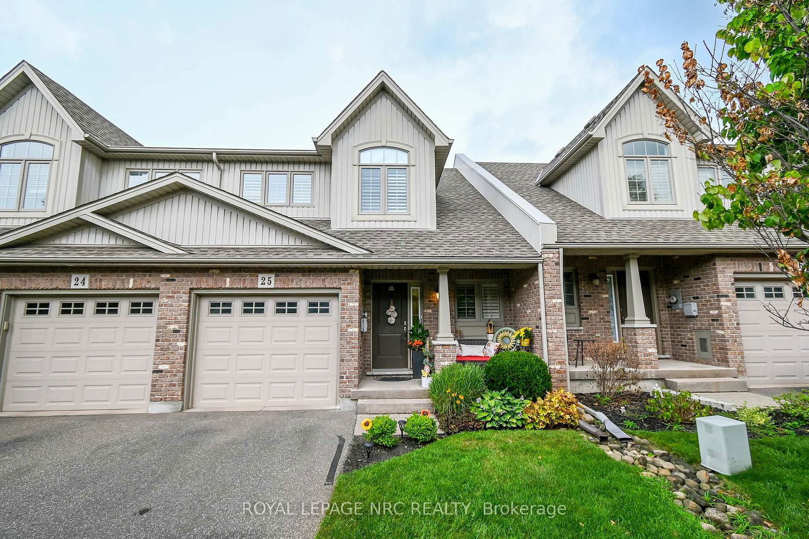 Townhouse for sale at 25-7 GIBSON Place, St. Catharines, Downtown, L2R 0A3 - MLS: X11977900